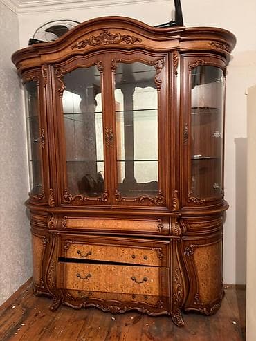 antik dolab: Klassik üslubda vitrin-bufet - Material: Təbii ağac və şpon — 1