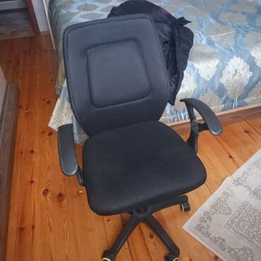 ofis masası 2. el: İşlənmiş, Təkərli, Qolları tənzimlənmir, Parça — 3