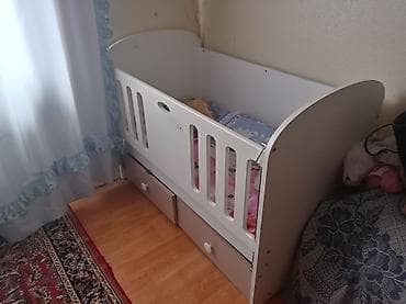 Oğlan və qız üçün, Dördbucaq, Beşik, Matras ilə, Yellənmə mexanizmsiz