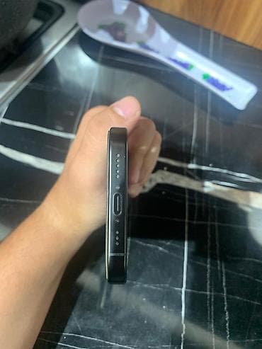 telefon iphone 7: IPhone 16 Pro, 128 GB, Black Titanium, Simsiz şarj, Face ID — 4