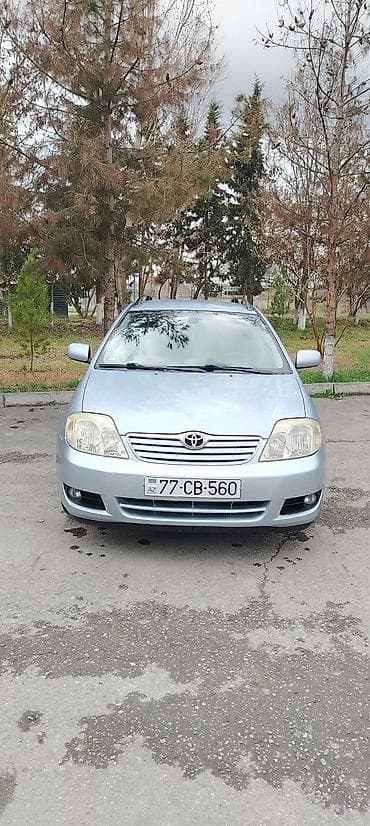1.5 dizel renault motoru: Toyota Corolla Fielder universal gövdə, gümüşü rəng. - Mühərrik — 4
