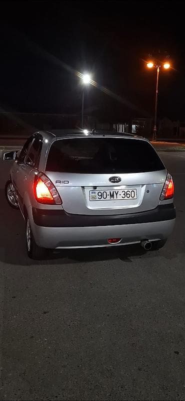 prius qapi: Kia Rio: 1.4 l | 2006 il Hetçbek — 4