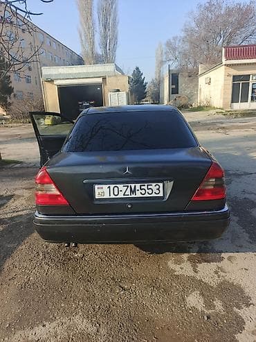 traktor satisi: Mercedes-Benz C-Class: 2.2 l | 1995 il Sedan — 4