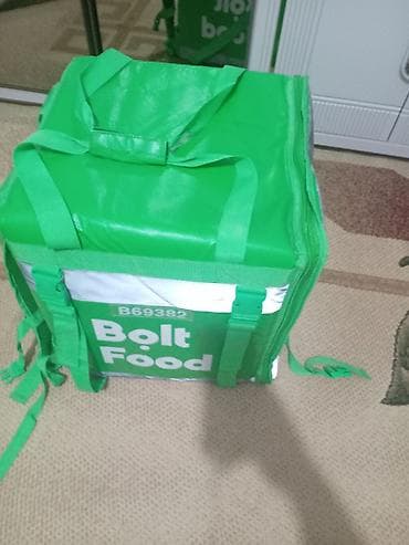 bolt kuryer vakansiya: Bolt Food termo çatdırılma çantası - Rəng: yaşıl, üzərində “Bolt — 1