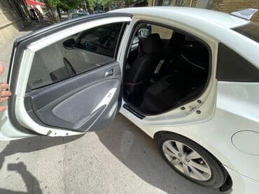 kia optima 2019: Hyundai Accent: 1.6 l | 2011 il Sedan — 28