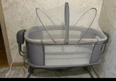 детские кроватки с рабочей зоной: Для девочки и мальчика, Четырехугольная, Колыбель, Без бортиков, С матрасом, С механизмом качания — 1