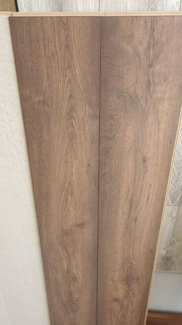 taxta çornu pol: Ağac teksturasını real şəkildə əks etdirən laminat döşəmə panelləri — 2