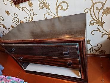 3 Divan - 100 Azn (açılır) Yataq dəsti - 250 Azn (şkaflar daxil) — 5