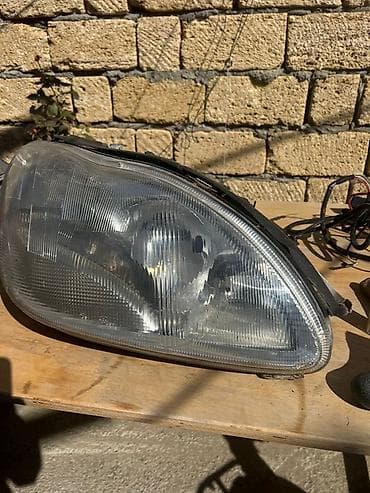 Sağ, Yaxın və uzaq vuran işıqlar Mercedes-Benz, Orijinal