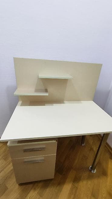 tibbi ref: Düz masa, Stulsuz, Polkalı, Siyirməli, Sadə laminat — 2