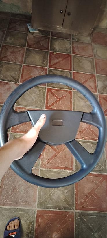 Avtomobil sükan çarxı - Material: möhkəm plastik/rezin örtüklü sükan