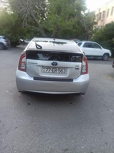 prius manitoru: Toyota Prius: 1.8 l | 2013 il Sedan — 9