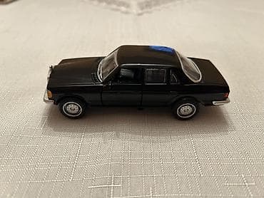 suktur: Miqyaslı model avtomobil – klassik Mercedes-Benz sedan - Rəng: qara — 5