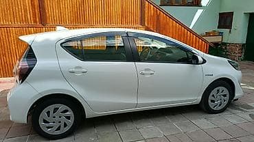 06 masin sekilleri: Toyota Aqua: 1.5 l | 2019 il Hetçbek — 9