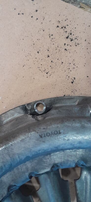 caşkalar: Toyota HLUXS — 3