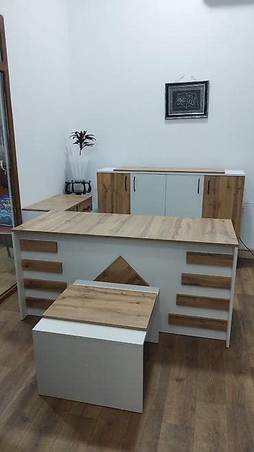 Офисные столы: Новый, Для директора, Угловой стол — 1