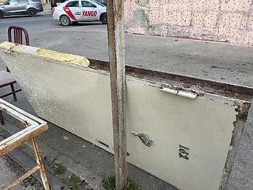 Seyf qapı satılır Ölçüləri 90x200sm Çox qalın list və şveylerdən