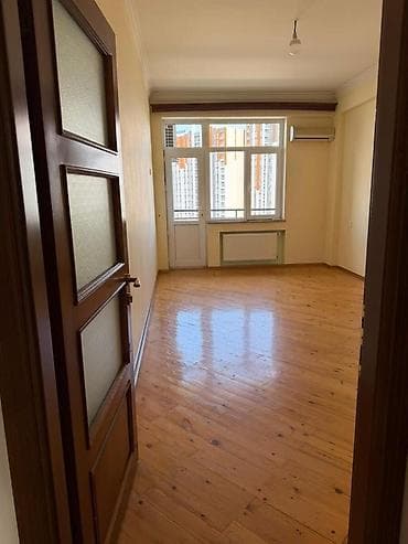 Mənzillər: İcarəyə verilir 3 otaqlı yeni tikili 135 m², İnşaatçılar m — 8