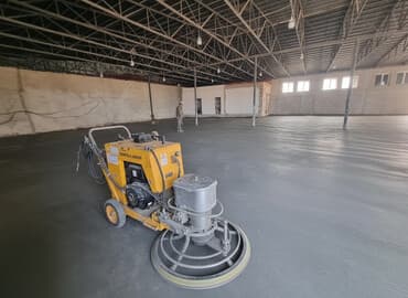 meyvə tərəvəz yeri icarəyə verilir: Anbar üçün geniş sahə. 650 m² anbar 3300 manata icarəyə verilir. Suyu — 1