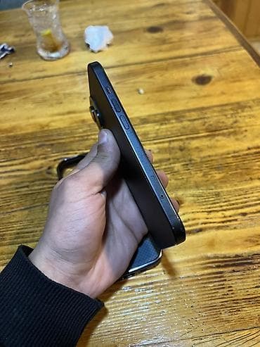 1 tr harddisk: IPhone 15, 128 GB, Midnight, Face ID — 8