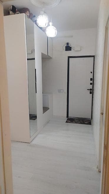 ag seherde satilan evler: Bakı, 3 otaqlı, Köhnə tikili, m. Həzi Aslanov, 79 kv. m — 3