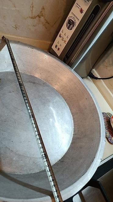 Böyük ölçülü alüminium sini­si. Sovetin qədimi leyeni,alüminium — 4