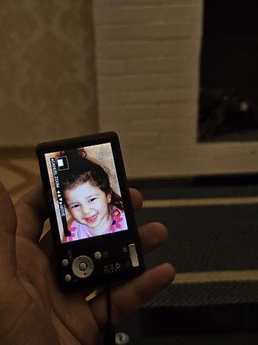 Sony Cyber-shot kompakt fotoaparat dəsti - Model: Sony Cyber-shot — 3