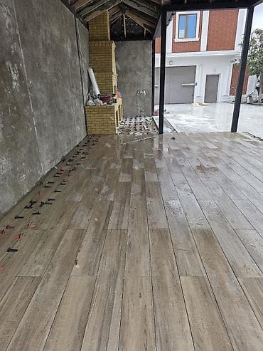 masaj edirem öz evimde: Mərmər teksturalı divar panelləri və kafel/parket tipli döşəmə — 7