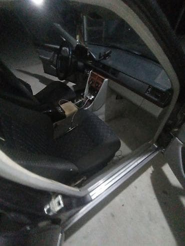 maşın aksesuarları: Mercedes-Benz W124: 2 l | 1995 il Sedan — 5