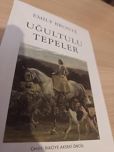 📚 Uğultulu Təpələr — 5 AZN ✨ Yeni kimidir, çox səliqəli