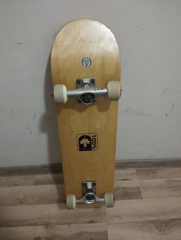 Skateboard (taxta gövdə, tam komplekt) 50 azn yox 35 1 hefte işlenib