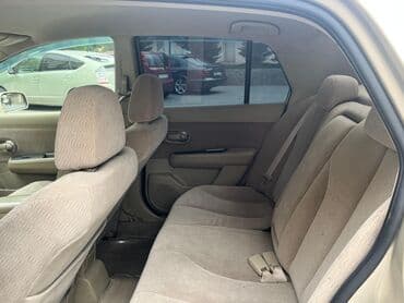 nisanlar: Nissan Tiida: 1.5 l | 2011 il Sedan — 5