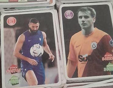 pecka: Futbol kartı 765 dənə 32 ədəd lionel Messi 16 ədəd ciristiano Ronaldo — 4