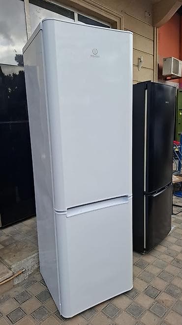 2 qapılı Indesit Soyuducu Satılır, rəng - Ağ