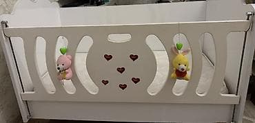 lamini mebel: Oğlan və qız üçün, İşlənmiş, Dördbucaq, Beşik, Dəstsiz, Matras ilə, Yellənmə mexanizm ilə — 1