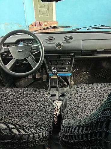 uaz diski: Model: Lada 2101 (Jiguli) Kuzov: sedan, 4 qapı Rəng: göy (klassik) — 7