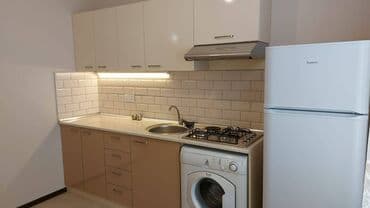 qubada kirayə ev: Mənzil yenicə təmir olunub.Bütün otaqlarda pəncərə və ilk işıq var — 12