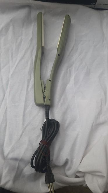 mini elektrik sobası: Saç ütüsü (elektrikli düzləşdirici) - Rəng: zeytun-yaşıl gövdə, ağ — 1