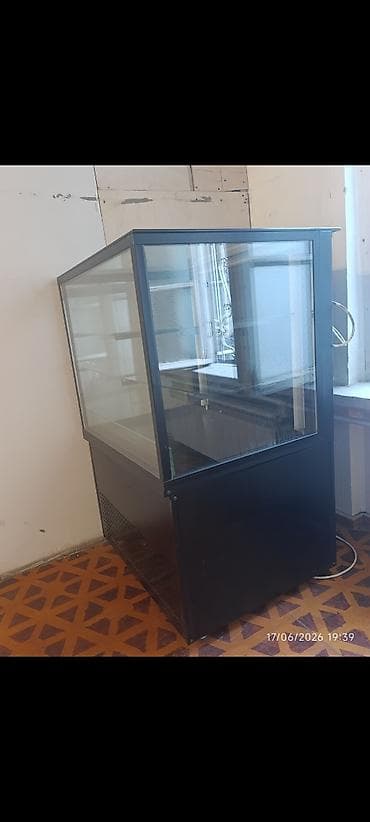 konditer: Vitrin soyuducu 500 manat Unvan 28 may .SH — 1
