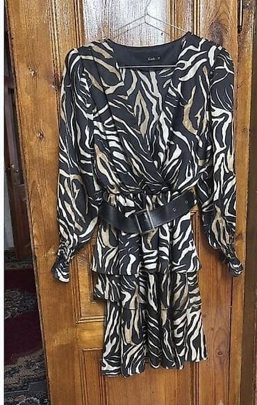mini yupqa: Zebraya bənzər naxışlı qadın paltarı - Model: qısaboğaz, dizüstü — 2