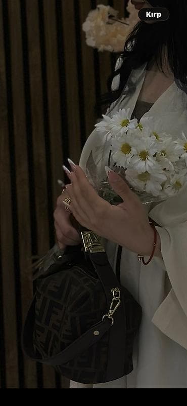 parfois az: Çiyin çantası, Fendi — 3