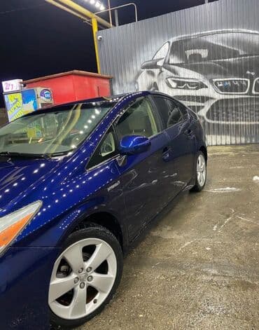 disk teker kreditle: Toyota Prius: 1.8 l | 2013 il Sedan — 2