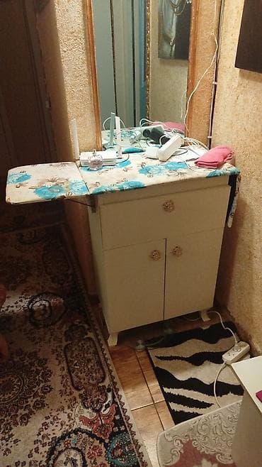 qapi seyf: Ütü masası ilə şkaf - Kompakt dizayn: üst hissə ütü masası kimi — 1