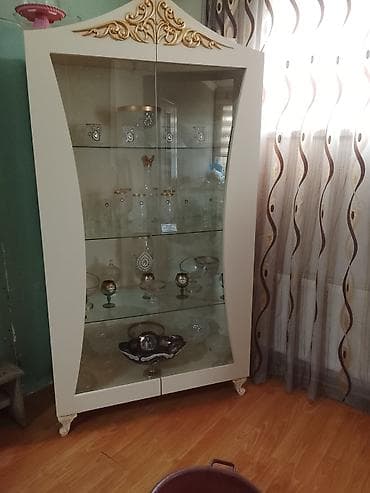 vitrin bar: Şüşəli dolab vitrini — 1