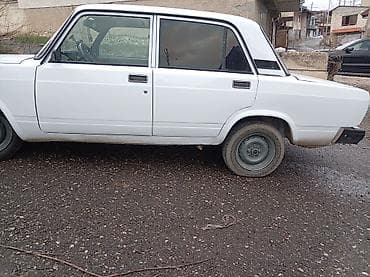 диск мтз: VAZ 2107, ağ rəngli klassik sedan - Kuzov: 4 qapılı sedan, ağ rəng — 8
