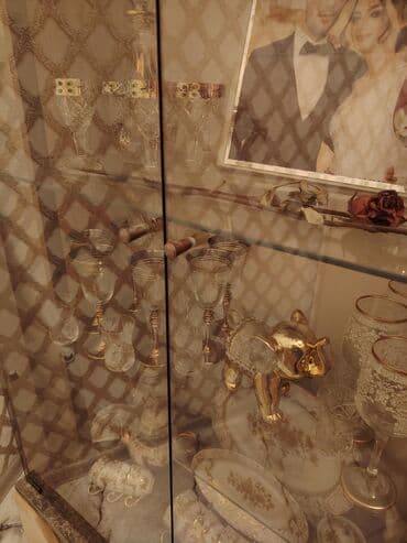 Rəf vitrinləri: Şüşəli dolab vitrini, Yeni, Ünvandan götürmə — 3