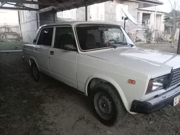 ceşka disk: VAZ 2107 sedan - Kuzov: ağ rəng, 4 qapı, klassik “07” dizaynı, xrom — 4