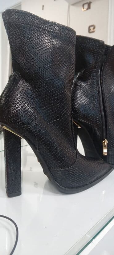 qadın bot: TƏCİLİ SATİRAM!AMETİKADAN SIFARIŞLƏ GƏLİB,PULA EHTİYAC VAR DİYE — 2