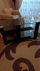 Bitkilər: Düz TV altlığı, Polkalı, Şüşəli — 2