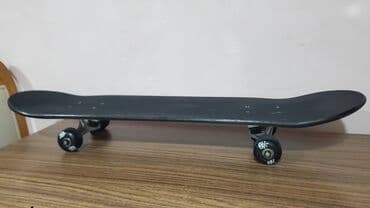 купить скейтборд в баку: Skateboard – qara rəngdə, kəllə-sümüklü naxışlı dizayn Продаю скейт — 2